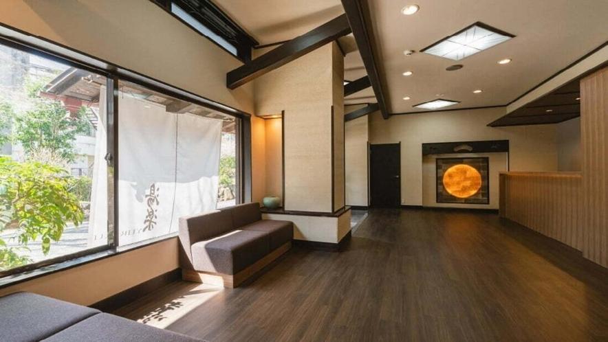 源泉掛け流しの宿albergo湯楽 Yugawara Exterior photo