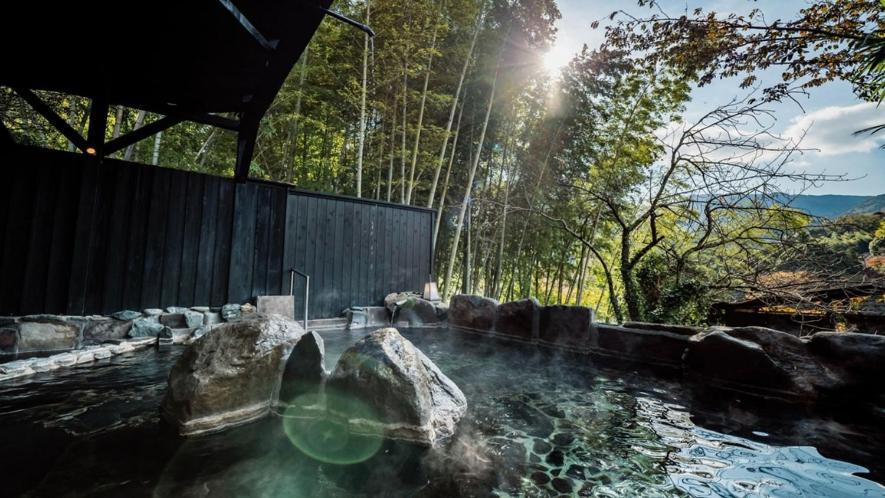 源泉掛け流しの宿albergo湯楽 Yugawara Exterior photo