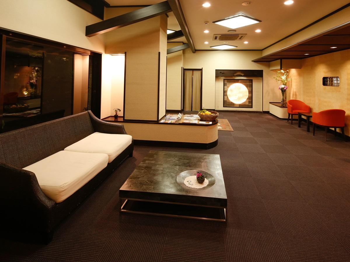 源泉掛け流しの宿albergo湯楽 Yugawara Exterior photo