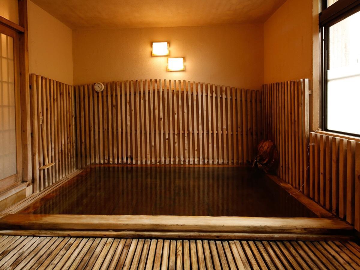 源泉掛け流しの宿albergo湯楽 Yugawara Exterior photo
