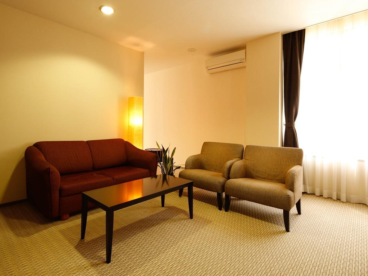 源泉掛け流しの宿albergo湯楽 Yugawara Exterior photo