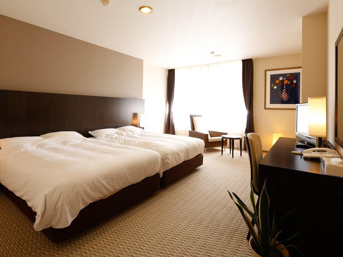 源泉掛け流しの宿albergo湯楽 Yugawara Exterior photo
