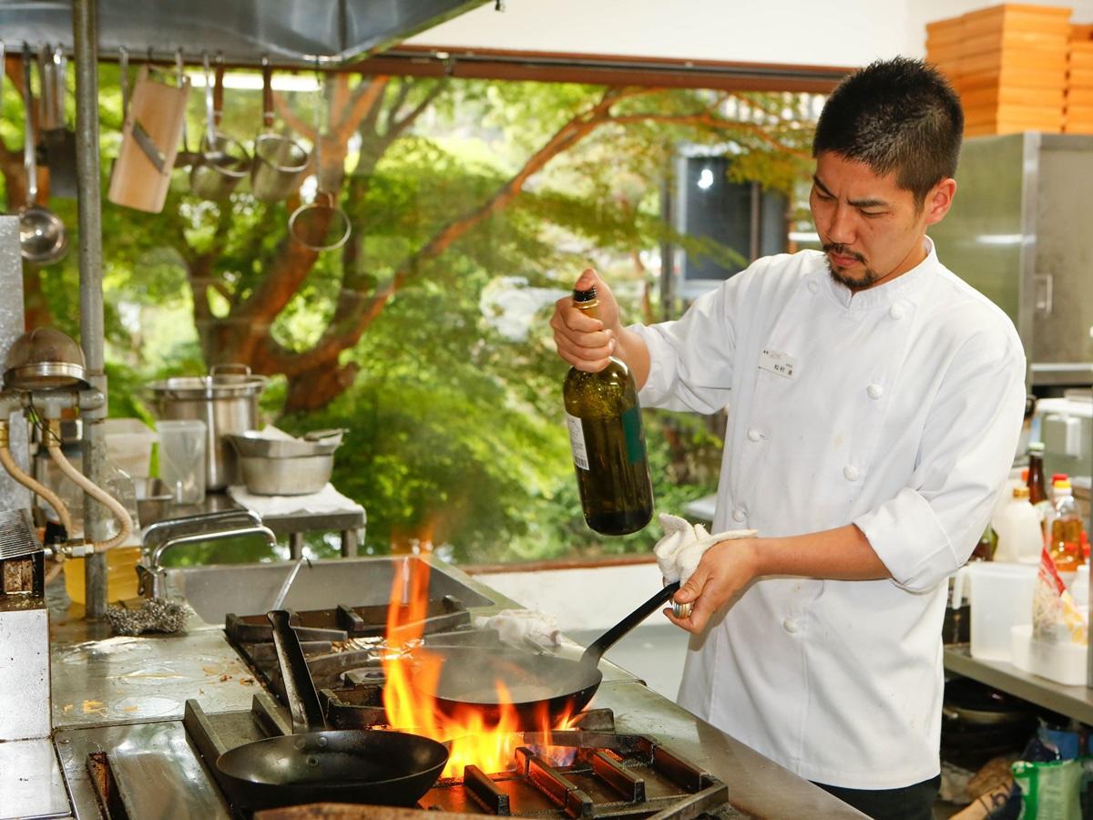 源泉掛け流しの宿albergo湯楽 Yugawara Exterior photo