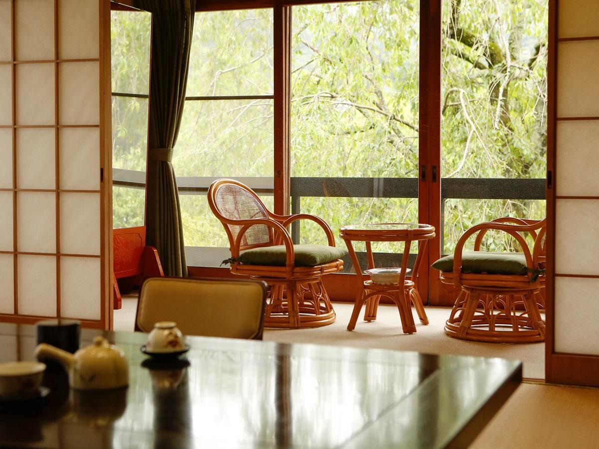 源泉掛け流しの宿albergo湯楽 Yugawara Exterior photo